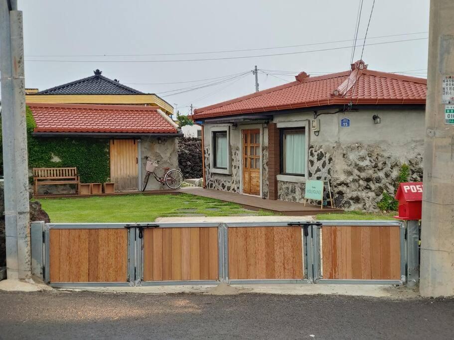 Wolyoung * 済州市